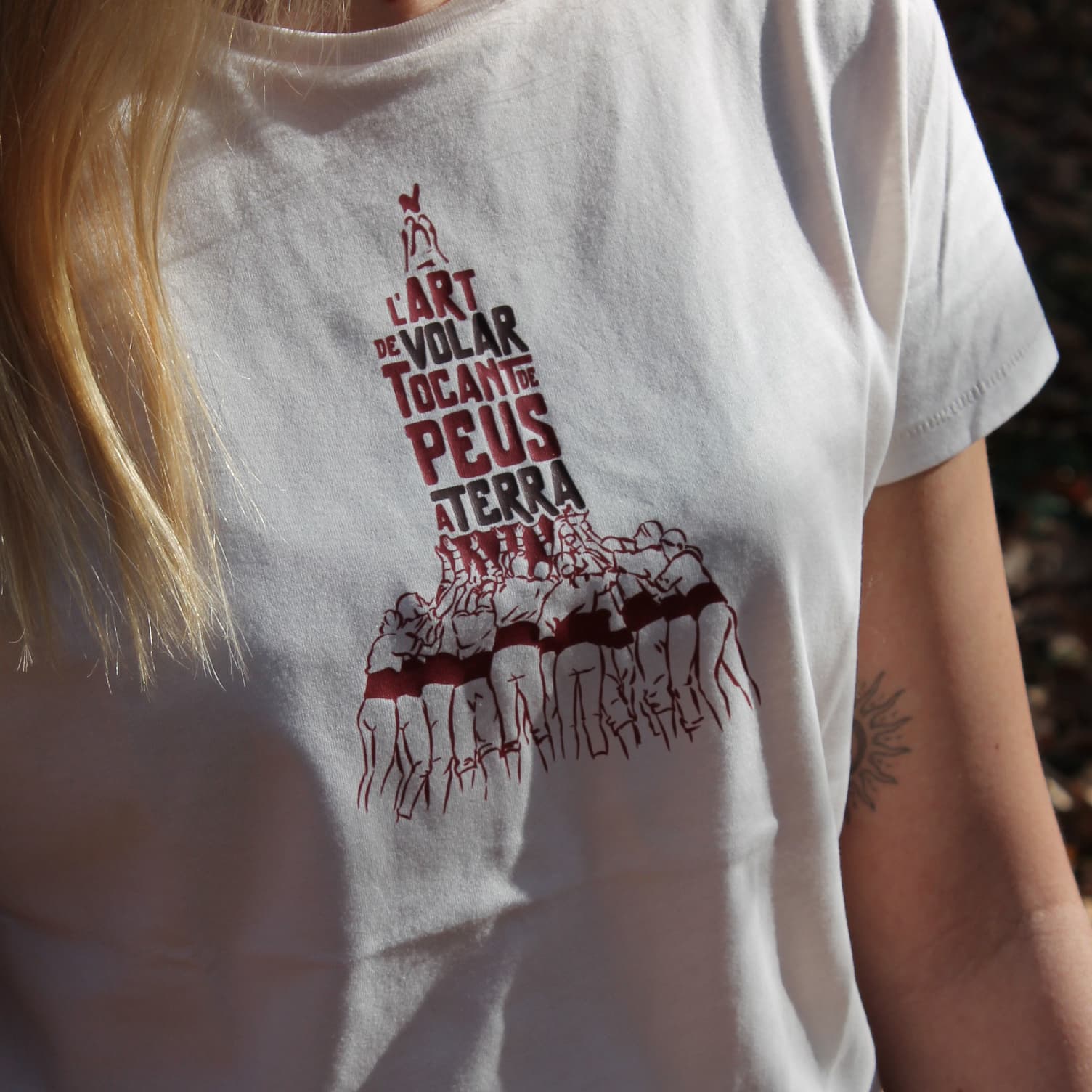 Samarreta Castellers: l'Art de Volar (blanca Unisex) — imatge 1
